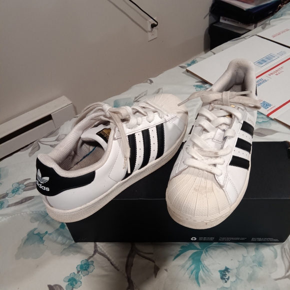 Adidas Women's Classic White and Black Sneakers - Picture 4 of 4